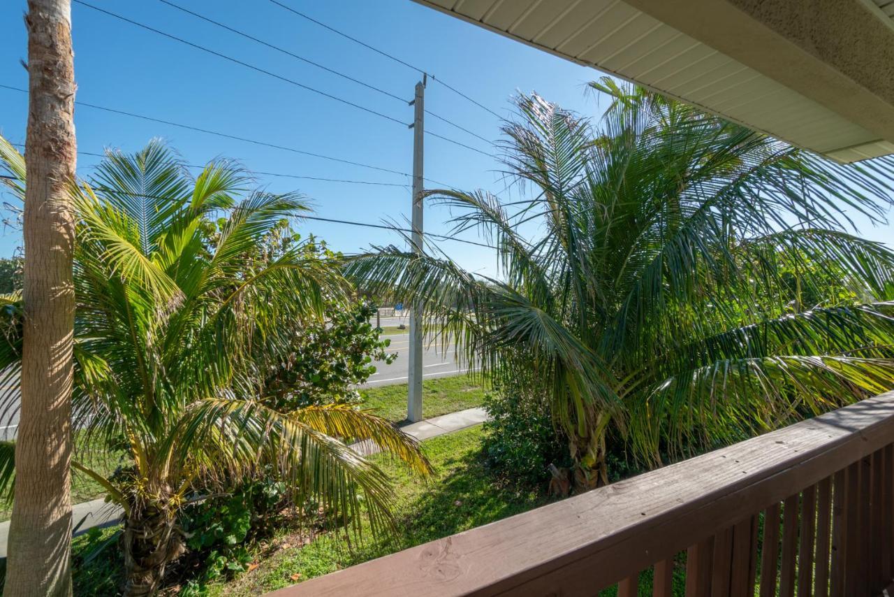 Beachside Serenity Escape - Private 3Br And 2Ba, Dog Friendly Duplex Oasis, Steps To Shore! Melbourne Exterior photo