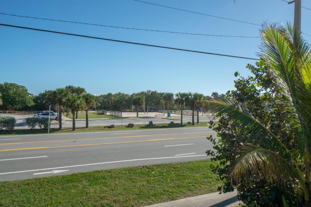 Beachside Serenity Escape - Private 3Br And 2Ba, Dog Friendly Duplex Oasis, Steps To Shore! Melbourne Exterior photo
